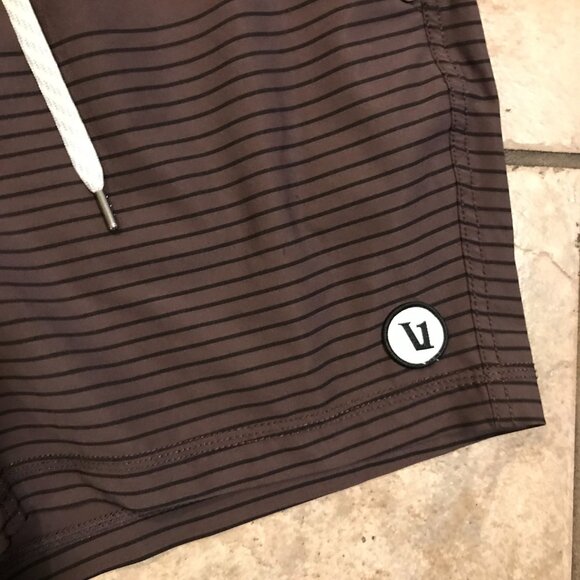 Men's Vuori Kore Mahogany Stripe Shorts 6"-with Boxer Brief Liner-Size M (VW303) - Picture 9 of 11